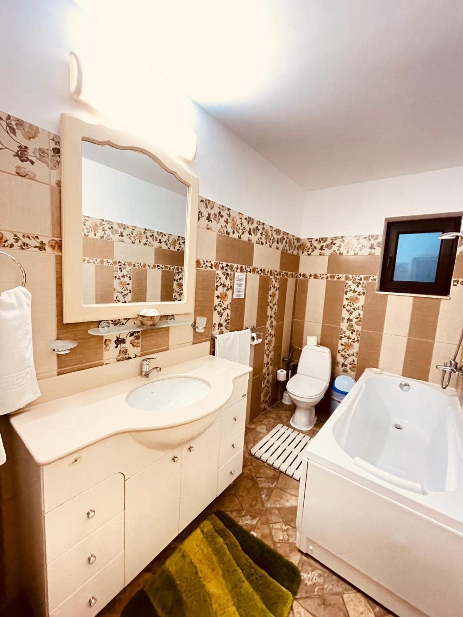 Presidential Apartment Suceava Eksteriør billede